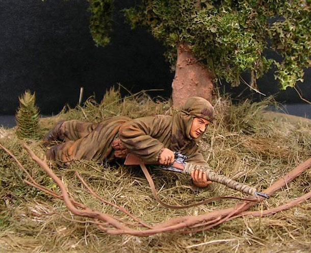 Dioramas and Vignettes: Soviet sniper woman at fire position Dioramas and Vignettes: Soviet sniper woman at fire position