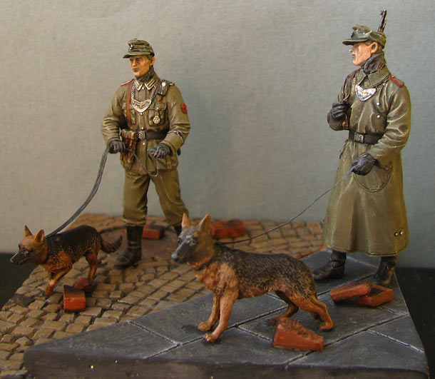 Dioramas and Vignettes: German patrol with dogs Dioramas and Vignettes: German patrol with dogs