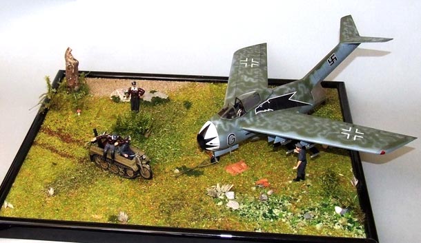 Dioramas and Vignettes: Dioramas and Vignettes: