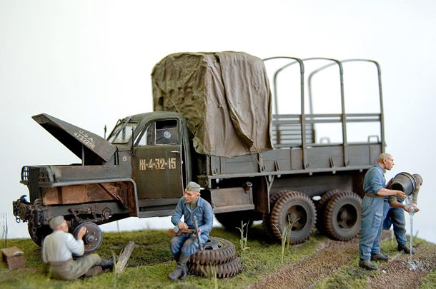 Dioramas and Vignettes: Studebaker US6. Roads of War Dioramas and Vignettes: Studebaker US6. Roads of War