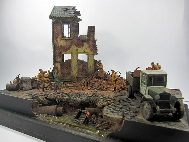 Dioramas and Vignettes: Smile for the Motherland Dioramas and Vignettes: Smile for the Motherland
