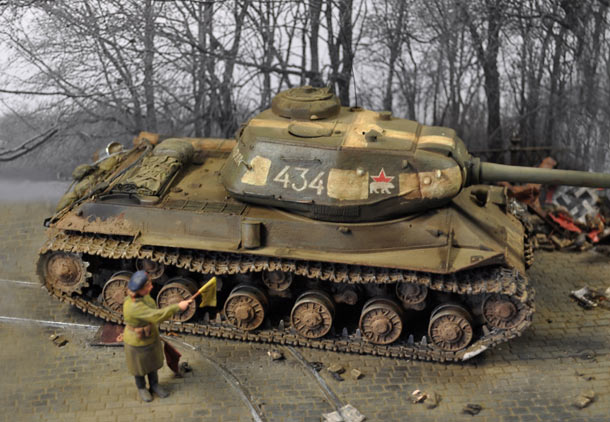 Dioramas and Vignettes: Female-friend in Arms Dioramas and Vignettes: Female-friend in Arms