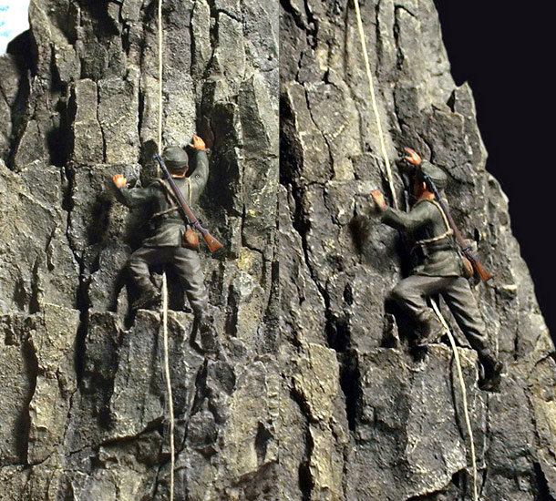 Dioramas and Vignettes: The Vertical Dioramas and Vignettes: The Vertical