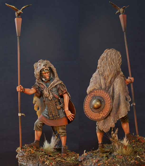 Figures: Standard bearer of the Legion Figures: Standard bearer of the Legion