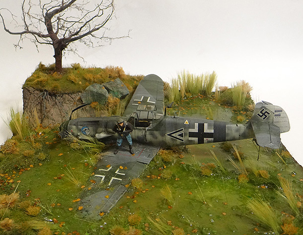 Dioramas and Vignettes: Shot down pilot Dioramas and Vignettes: Shot down pilot