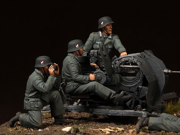 Dioramas and Vignettes: FlaK 38 crew Dioramas and Vignettes: FlaK 38 crew