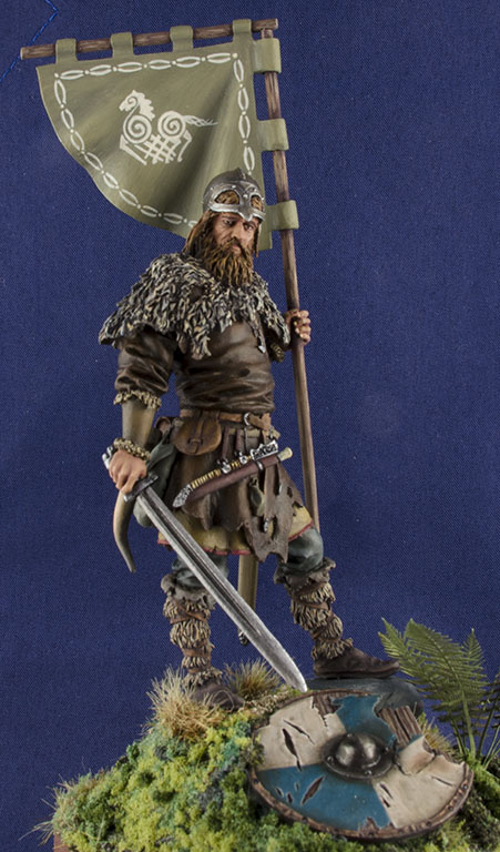 Figures: Viking standard-bearer, photo #1
