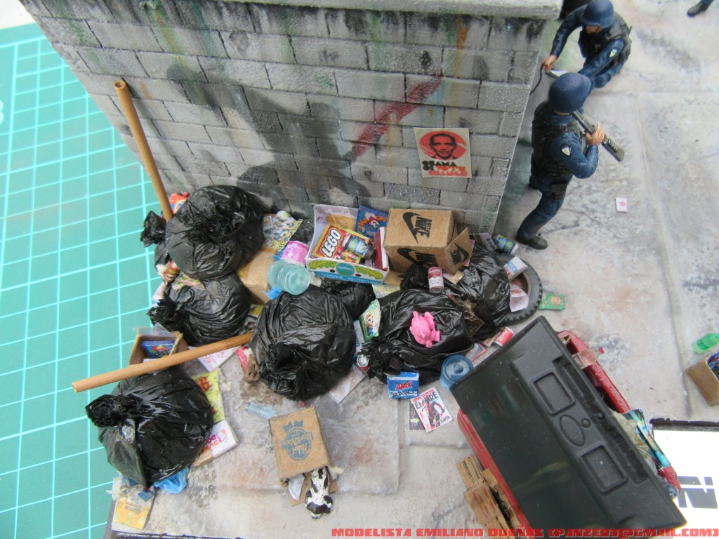 Dioramas and Vignettes: The dirtiest corner of NY, photo #4