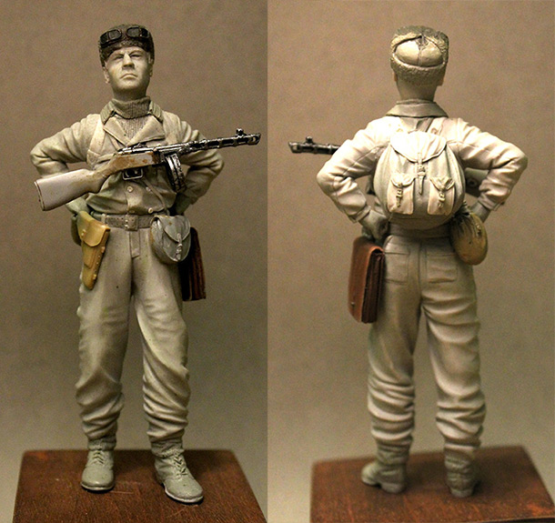 Sculpture: Red Army mountain trooper Sculpture: Red Army mountain trooper