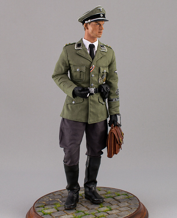 Figures: SD officer, Berlin, 1944 Figures: SD officer, Berlin, 1944