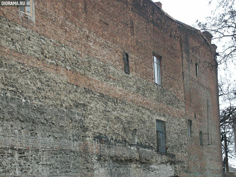 Apartment house wall, Rostov-on-Don, Russia (Library Diorama.Ru)