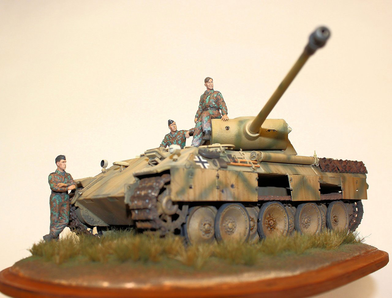 Photo 3 - Panther with crew | Dioramas and Vignettes | Gallery on ...